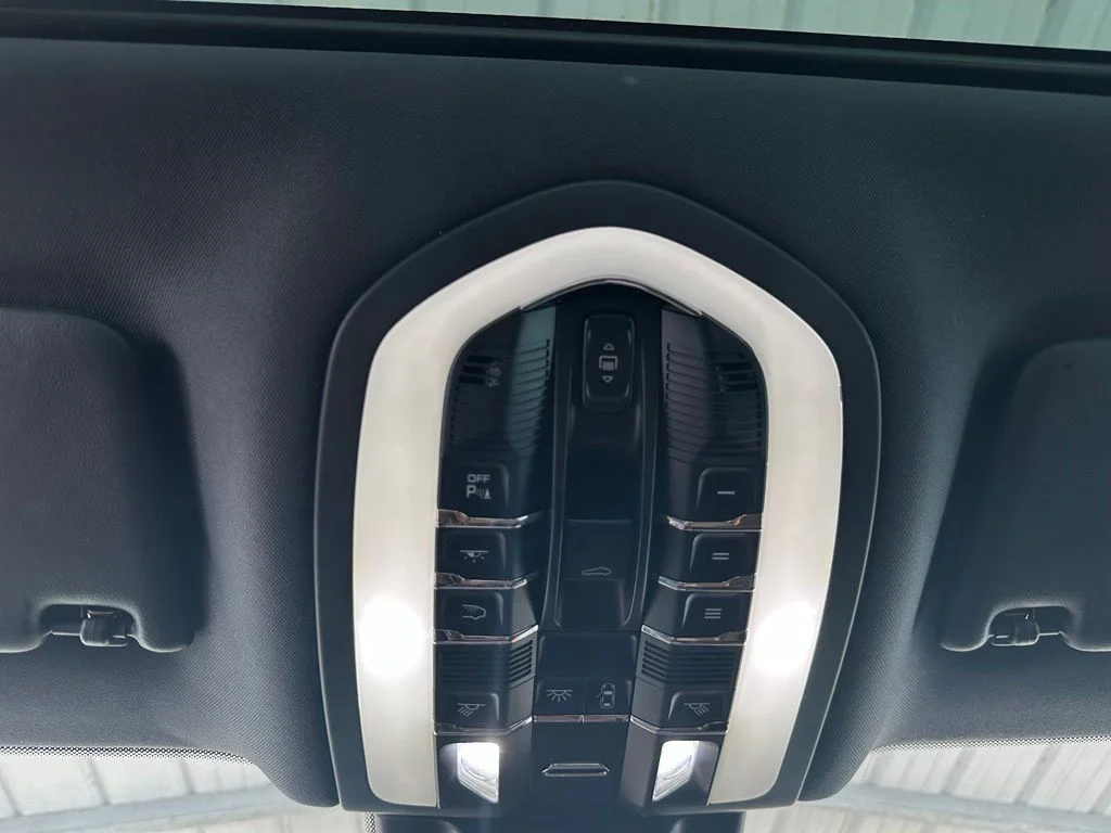 Used 2020  Porsche S image 26