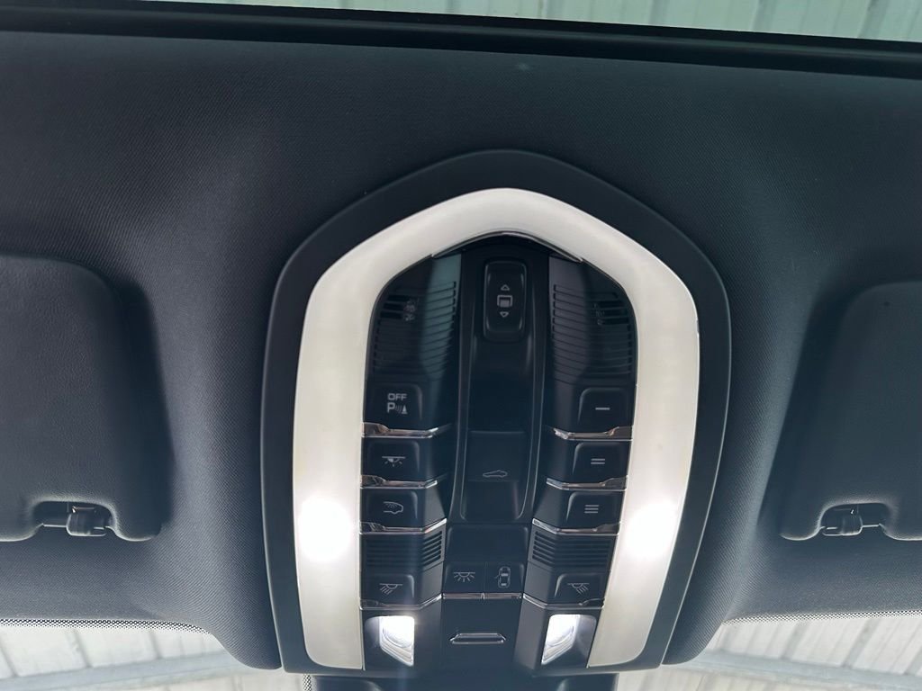 Used 2020  Porsche S image 26