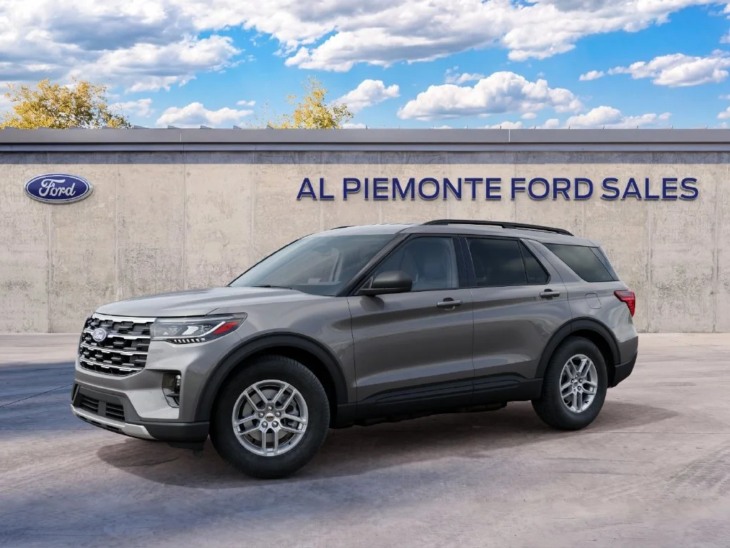 New 2027 Carbonized Gray Metallic Ford Active image 32