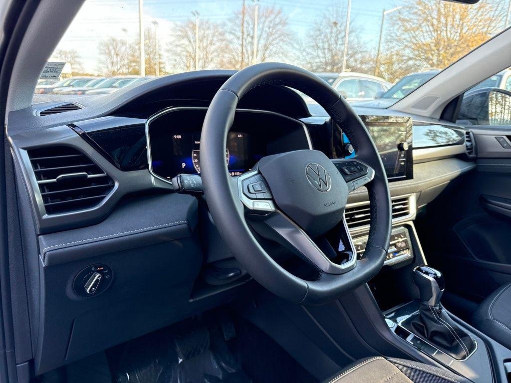 2026 Volkswagen Taos SE Black - Photo 13