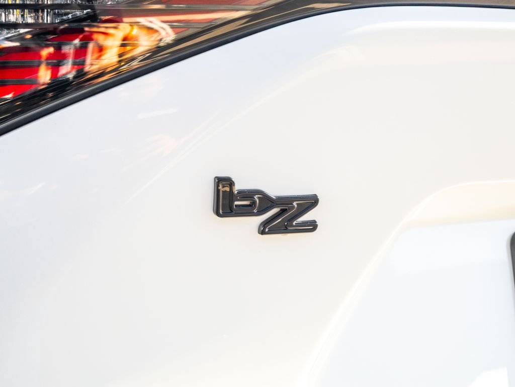 2026 Toyota bZ XLE - Photo 11