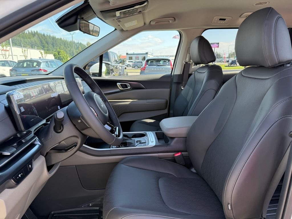 New 2026 Snow White Pearl Kia LXS image 16