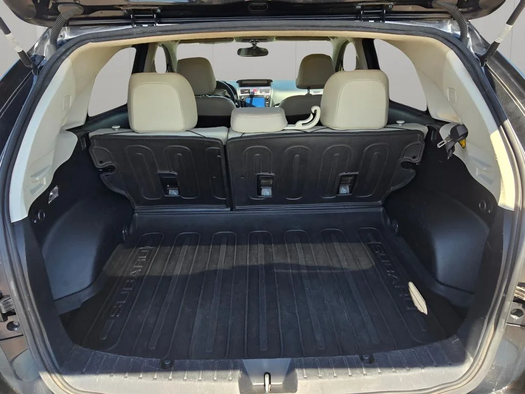 Used 2016 Crystal Black Silica Subaru Limited image 28