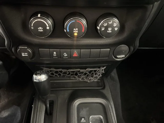 2013 Jeep Wrangler Unlimited Sport - Photo 15