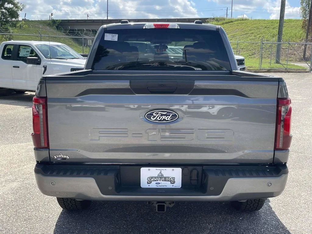 New 2026 Gray Ford XLT image 4