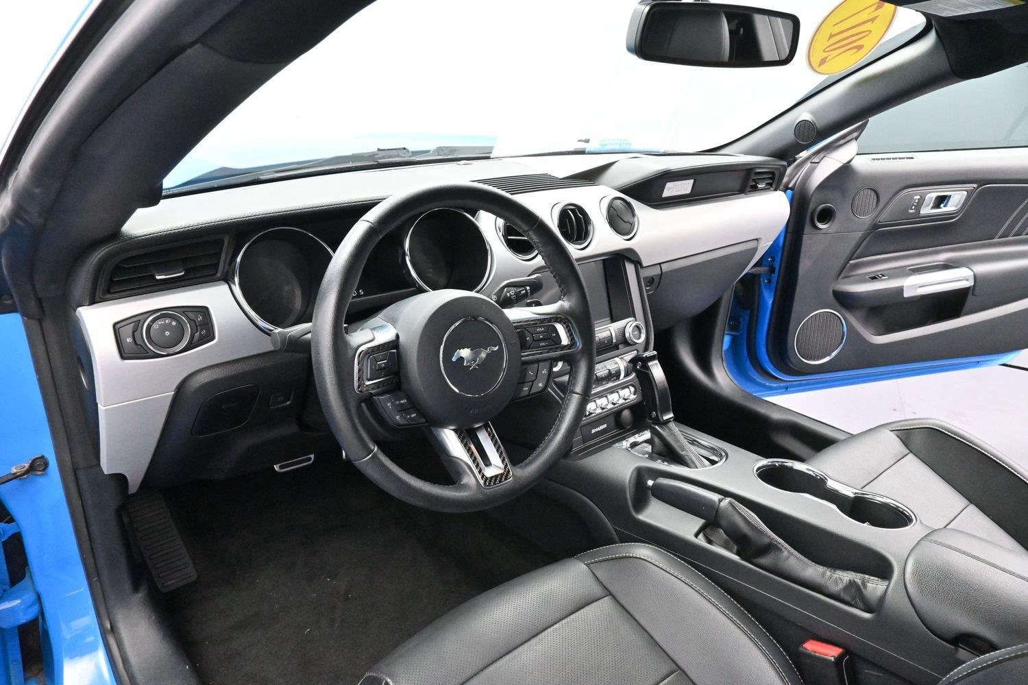 Used 2017 Grabber Blue Ford GT Premium image 16