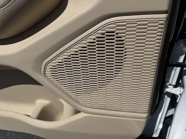 Used 2023 White Jeep Limited image 30