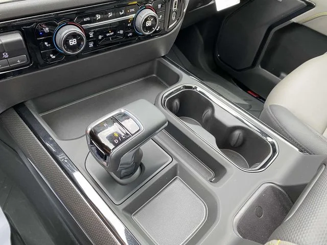 Used 2025 White Chevrolet ZR2 image 17