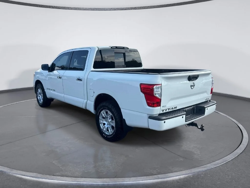 Used 2018 White Nissan SV image 5