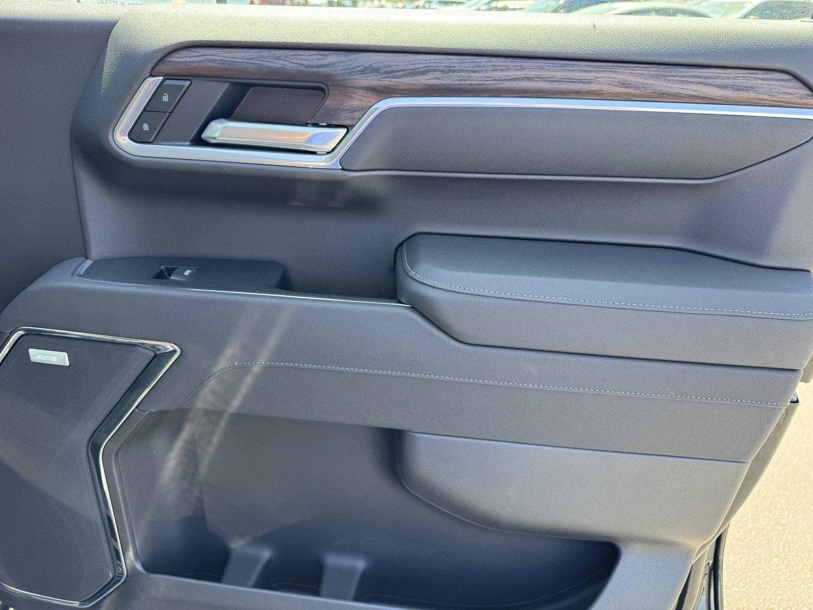New 2026 Onyx Black GMC SLT image 9