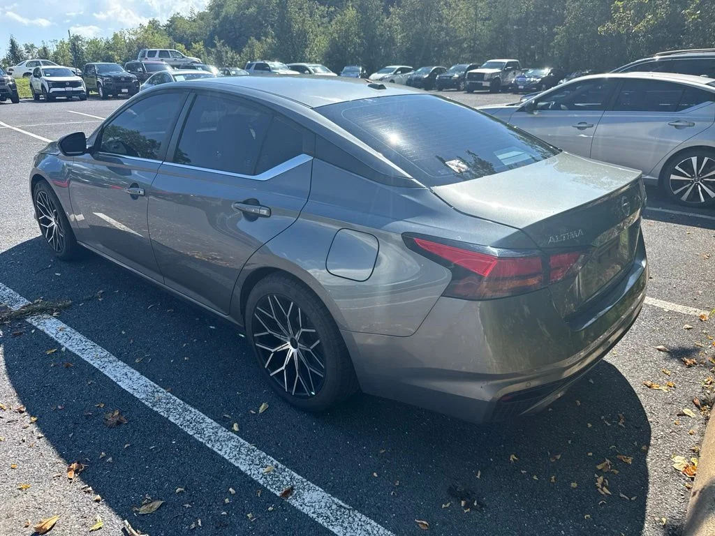 Used 2020 Gray Nissan 2.5 SR image 3