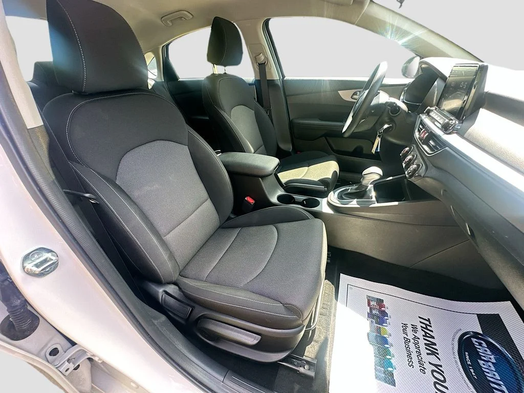 Used 2023 Snow White Pearl Kia LXS image 27