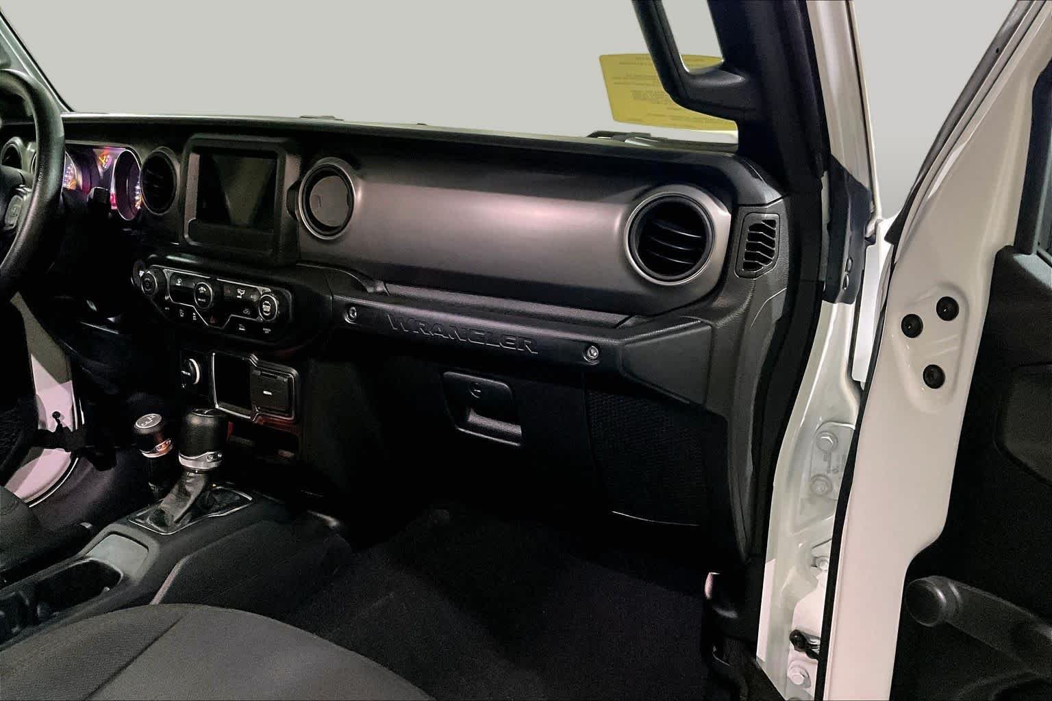 Used 2022 Bright White Clearcoat Jeep Unlimited Sport image 17
