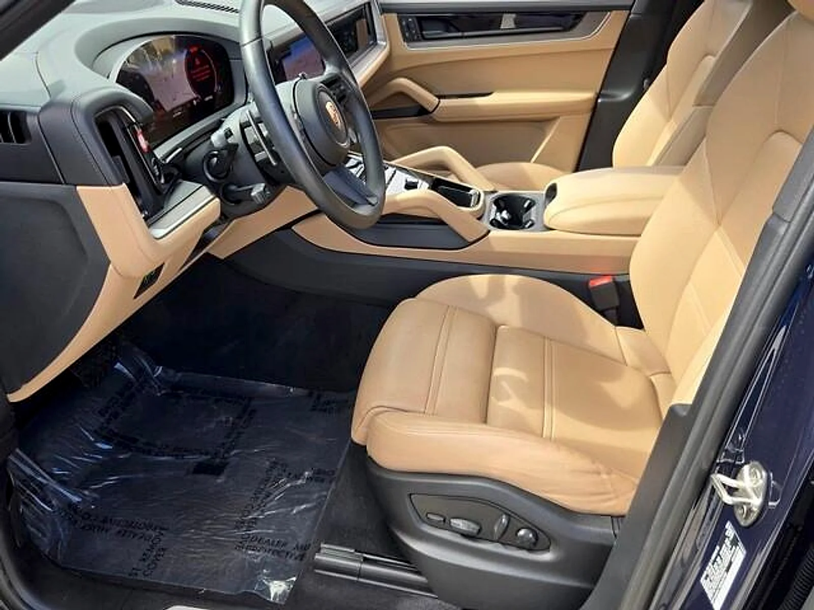 Used 2025  Porsche  image 10