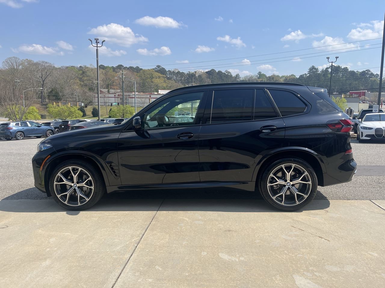 Used 2026 Black Sapphire Metallic BMW xDrive40i image 5