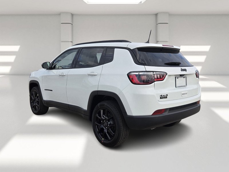 New 2026 Bright White Clear-Coat Exterior Paint Jeep LATITUDE ALTITUDE 4X4 image 3