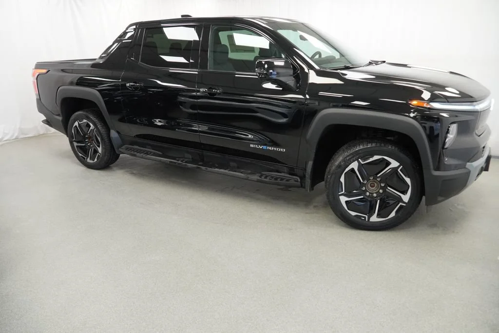 New 2026 Black Chevrolet LT - Max Range image 5