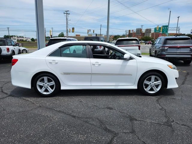 Used 2014 White Toyota SE image 9
