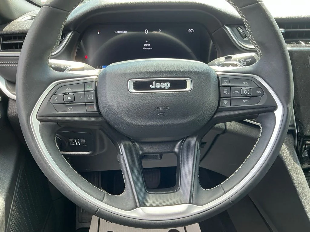 Used 2024 Red Jeep Altitude image 39