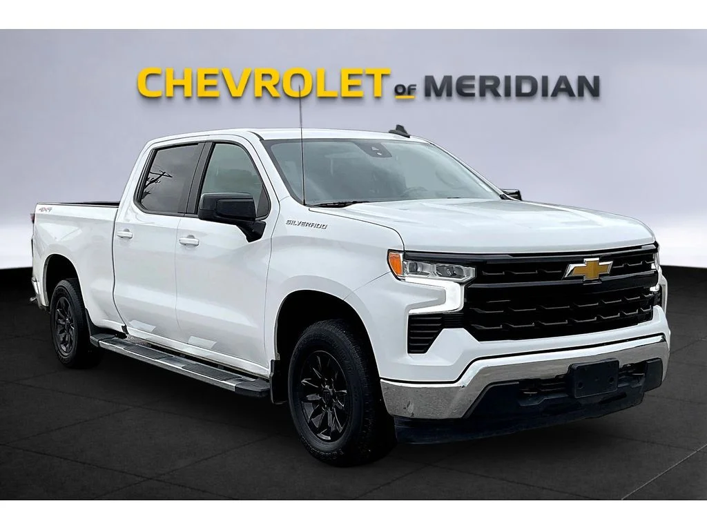 Used 2024 Summit White Chevrolet LT image 1