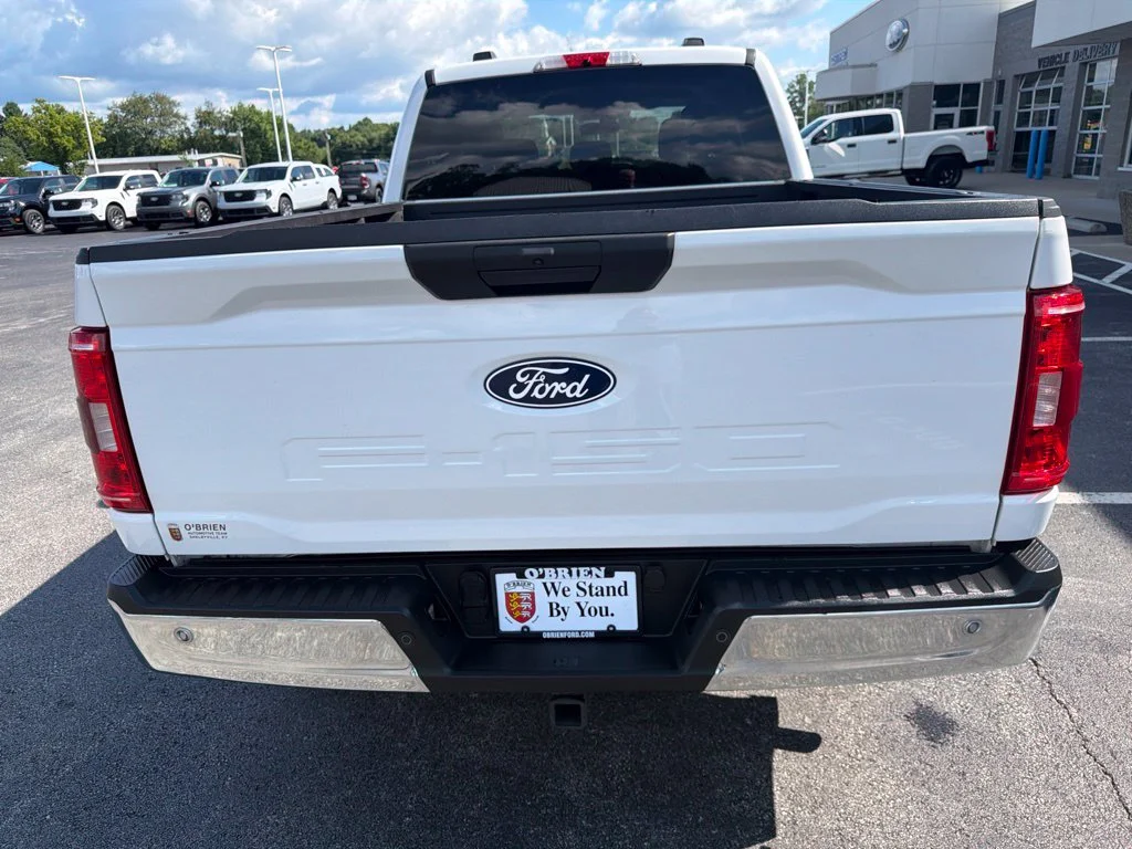 Used 2022 Oxford White Ford XLT image 4