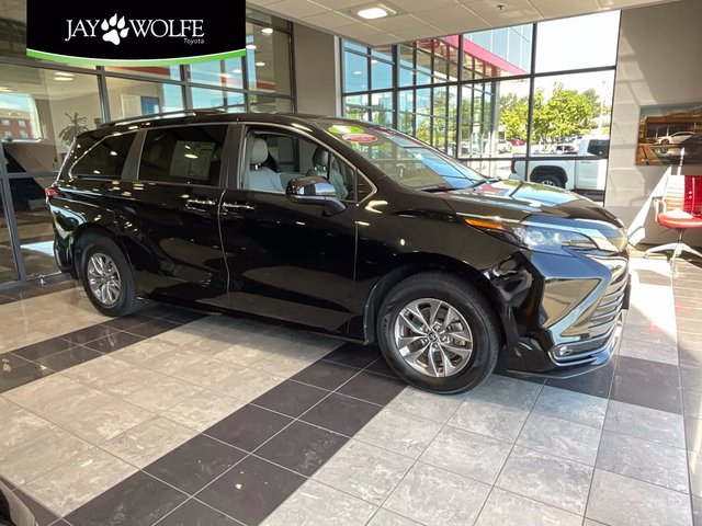 2025 Toyota Sienna XLE