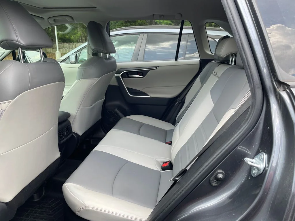 Used 2021 Gray Toyota XLE Premium image 17