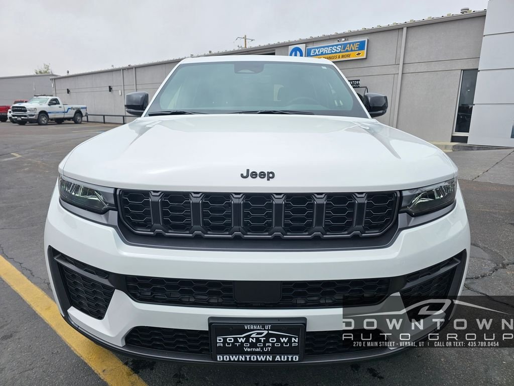New 2026 Bright White Clearcoat Jeep Altitude image 8