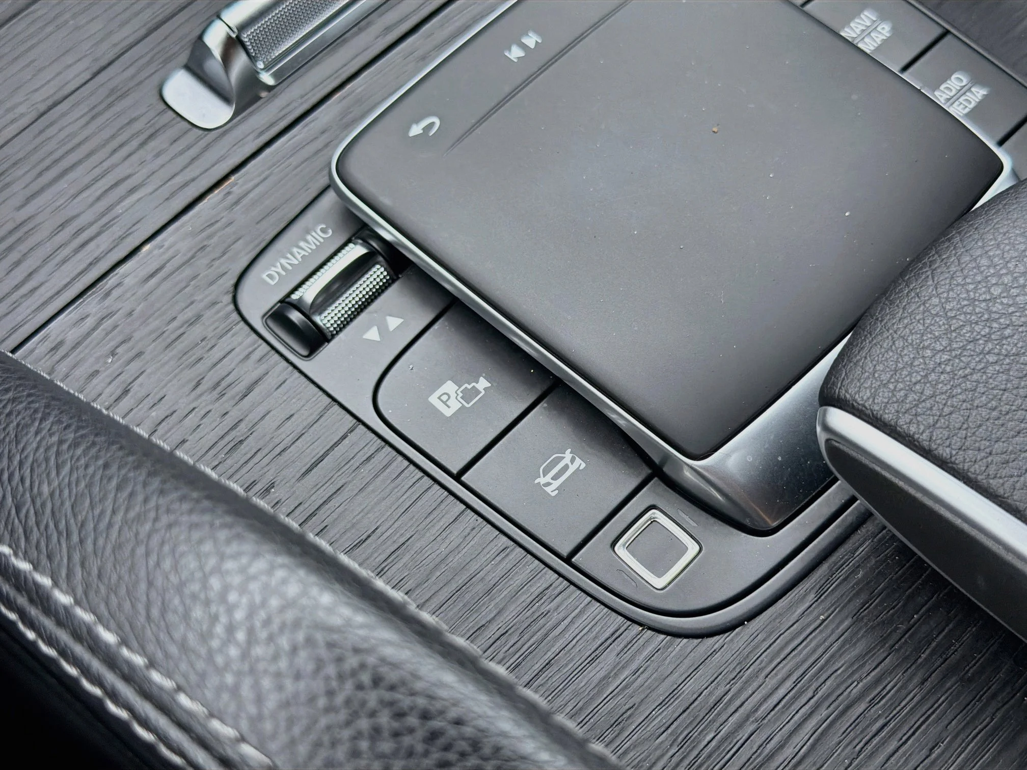 Used 2025 Obsidian Black Metallic Mercedes-Benz GLE 350 image 45