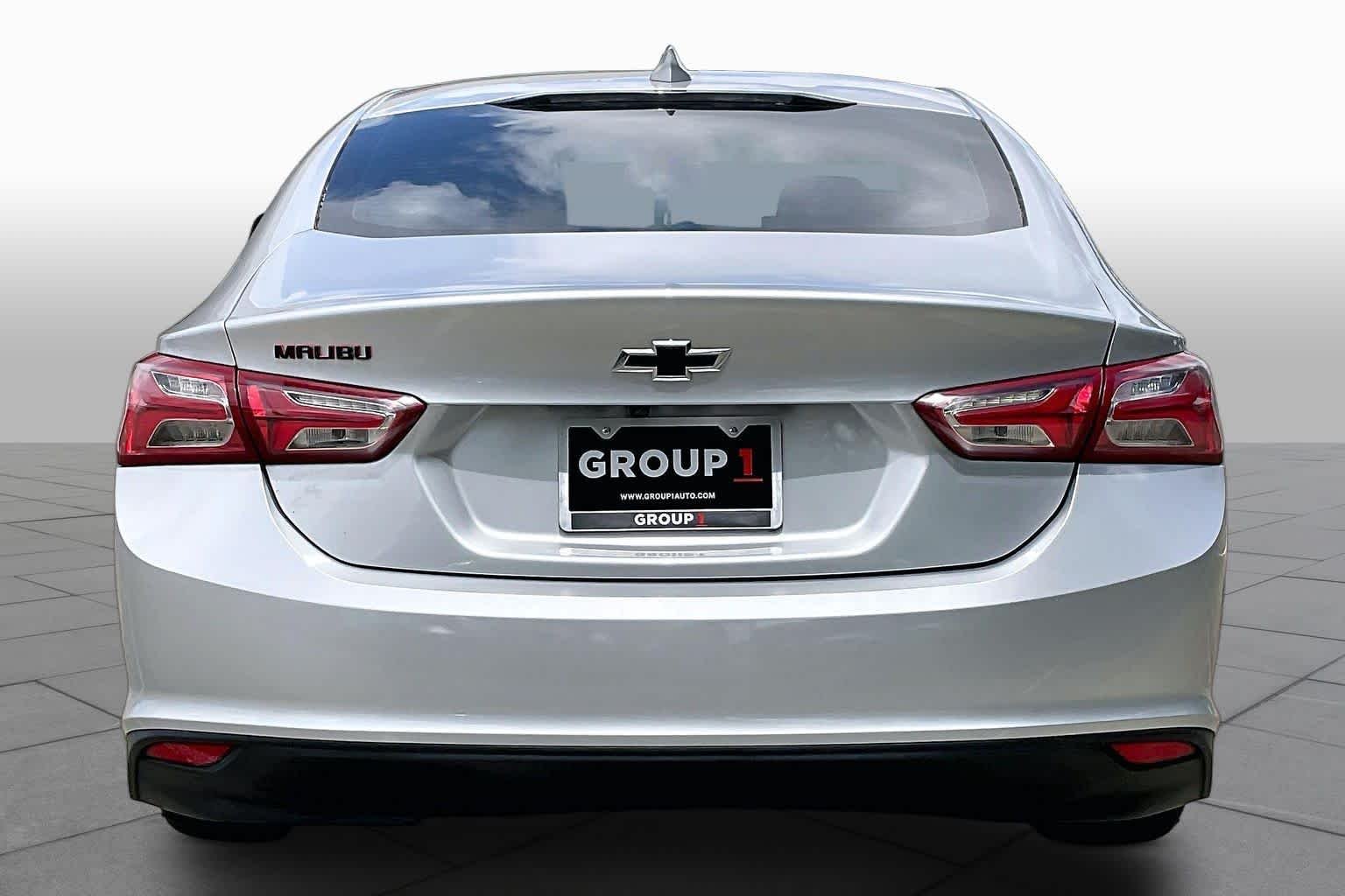 Used 2021 Silver Ice Metallic Chevrolet LT image 5