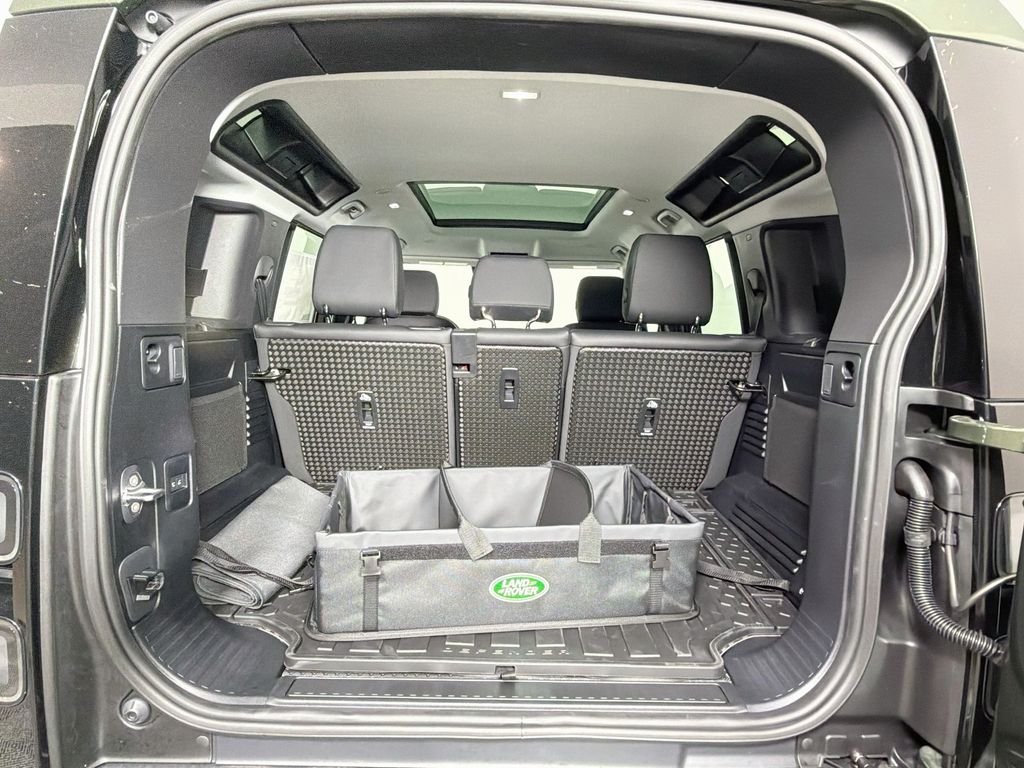 New 2026 Woolstone Green Land Rover S image 27
