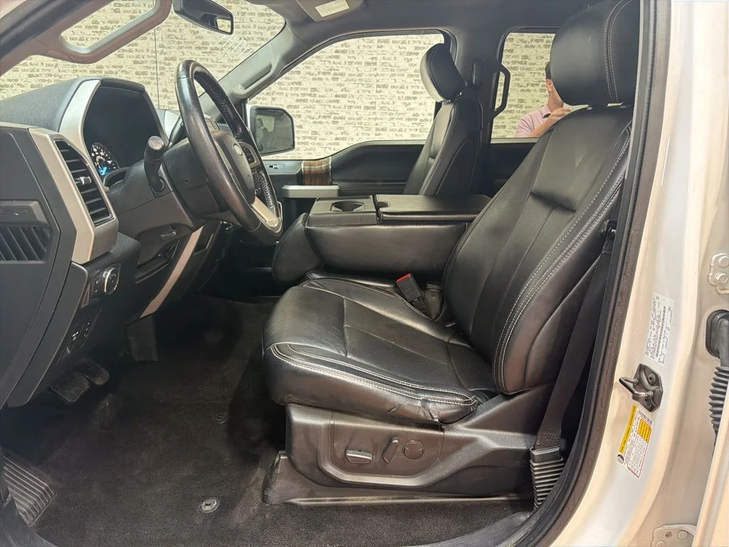 Used 2020 White Ford Lariat image 22