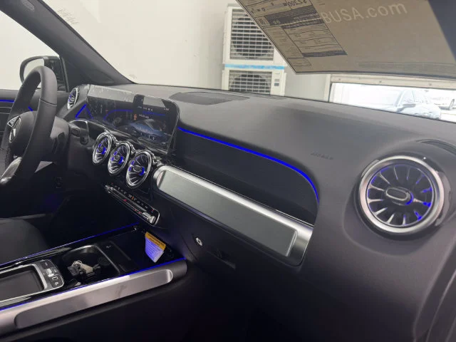 New 2026  Mercedes-Benz GLB 250 image 35