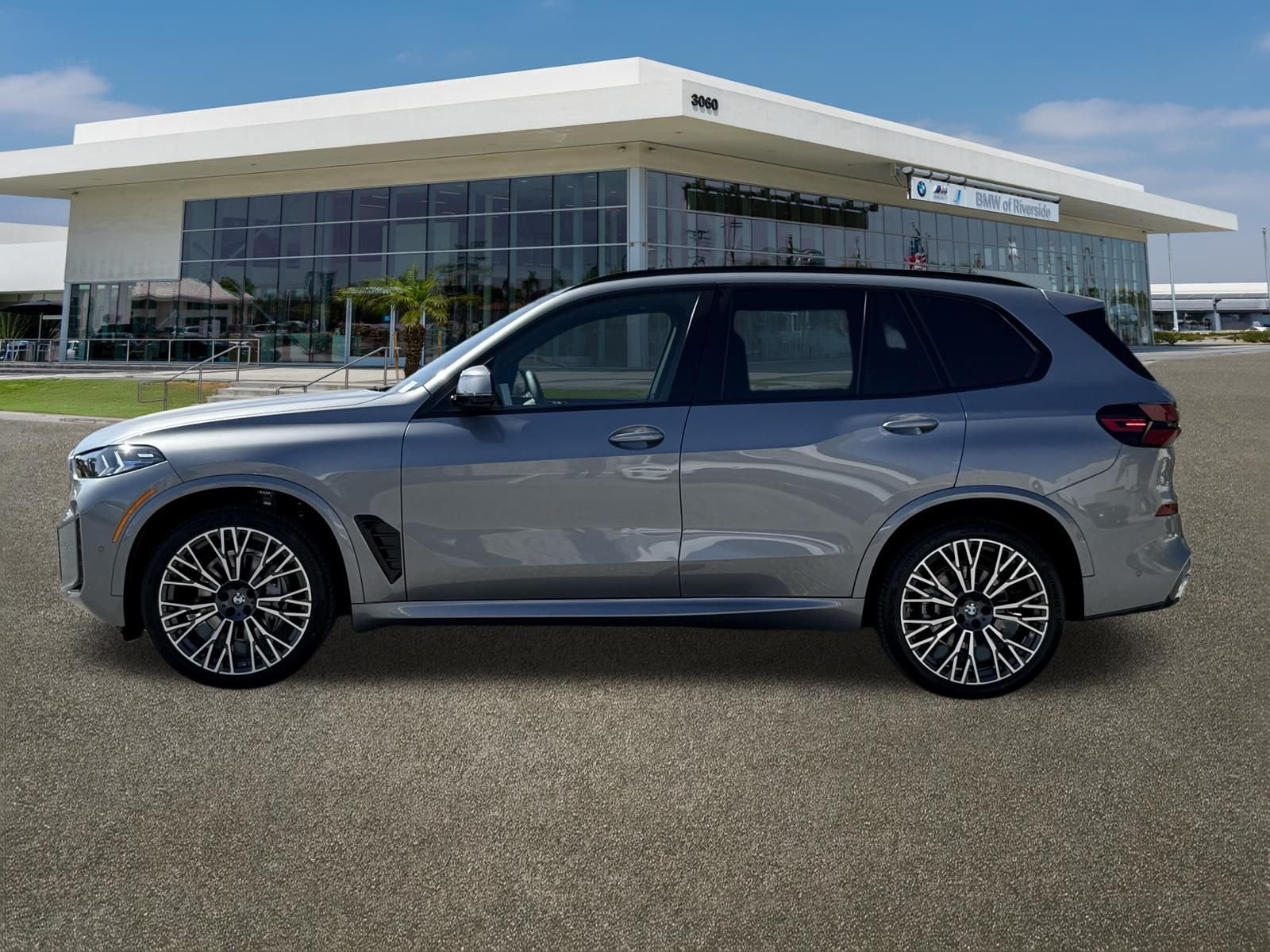 New 2026 Skyscraper Grey Metallic BMW sDrive40i image 6