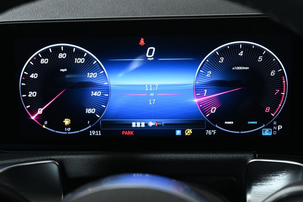 Used 2026 Polar White Mercedes-Benz GLB 250 image 18