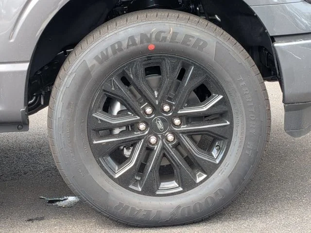 New 2026 Carbonized Gray Metallic Ford Lariat® image 32