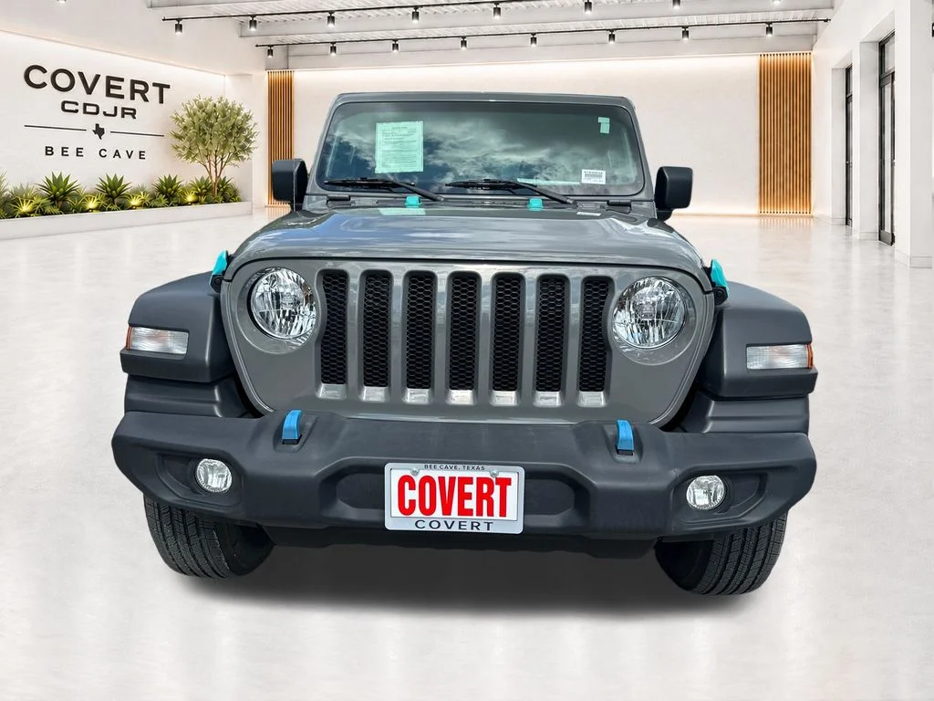 Used 2023 Gray Jeep Sport S image 3