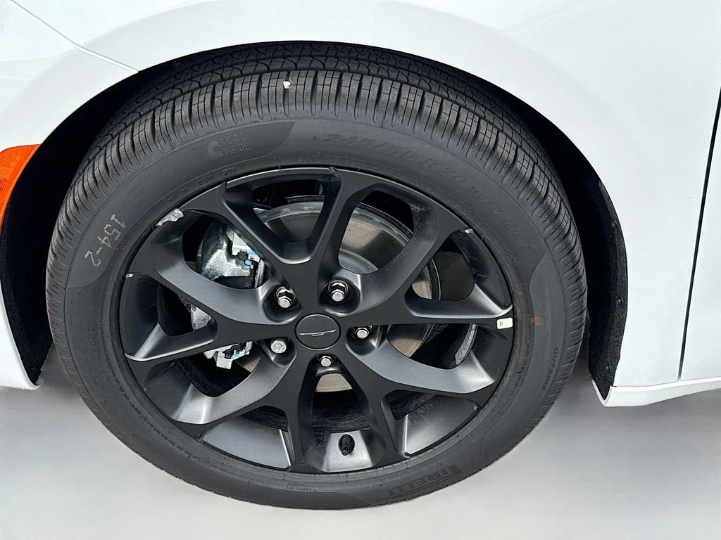 New 2027 Bright White Clearcoat Chrysler Limited image 9