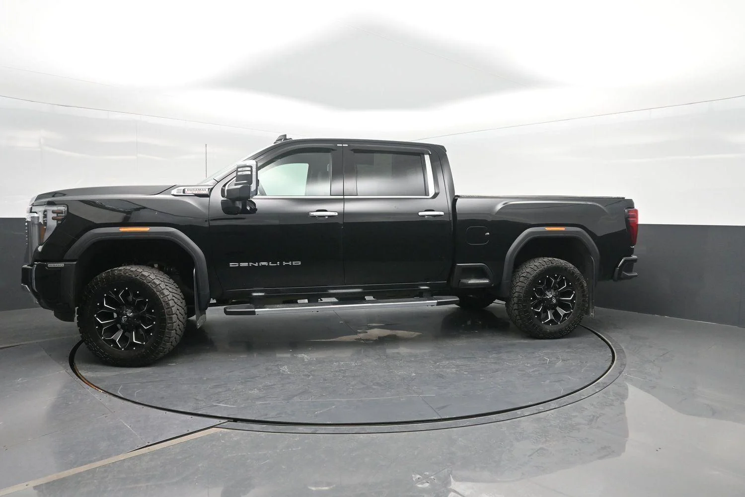 2025 GMC Sierra 4WD Crew Cab Standard Box Denali's photo