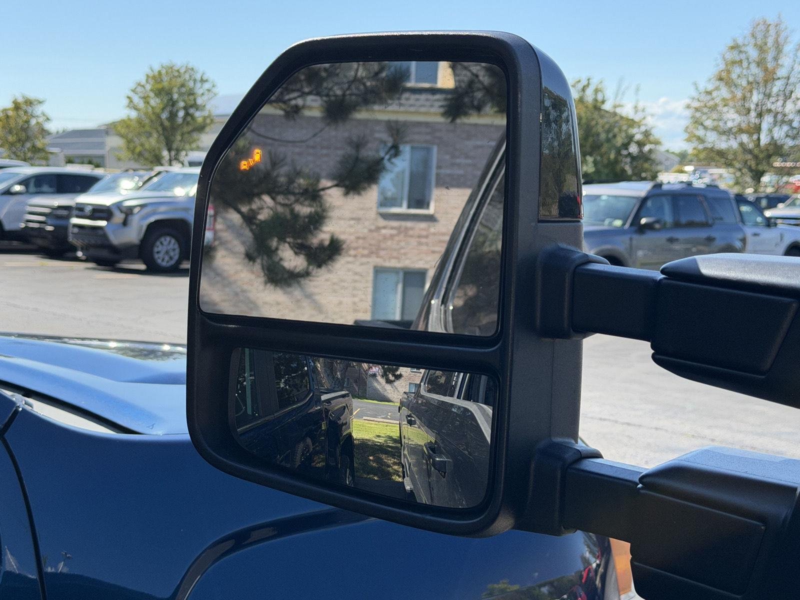Used 2024  Ford LARIAT image 10