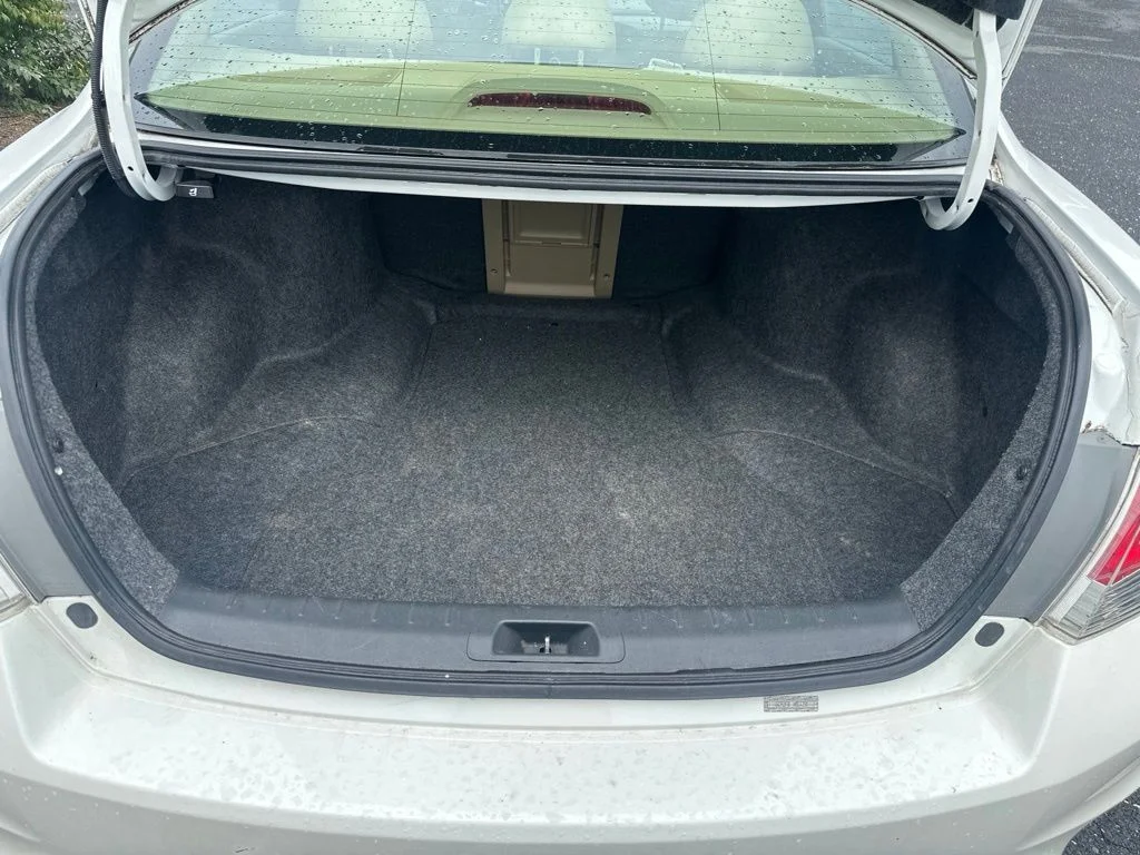 Used 2010 Taffeta White Honda EX-L image 26