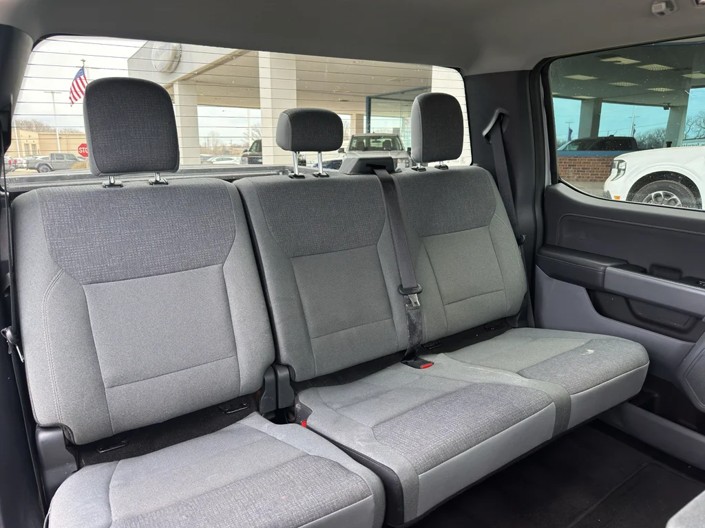 Used 2025 Iconic Silver Metallic Ford XLT image 31