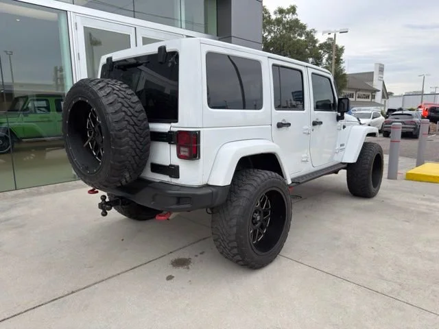 Used 2017 Bright White Clearcoat Jeep Rubicon Recon image 4