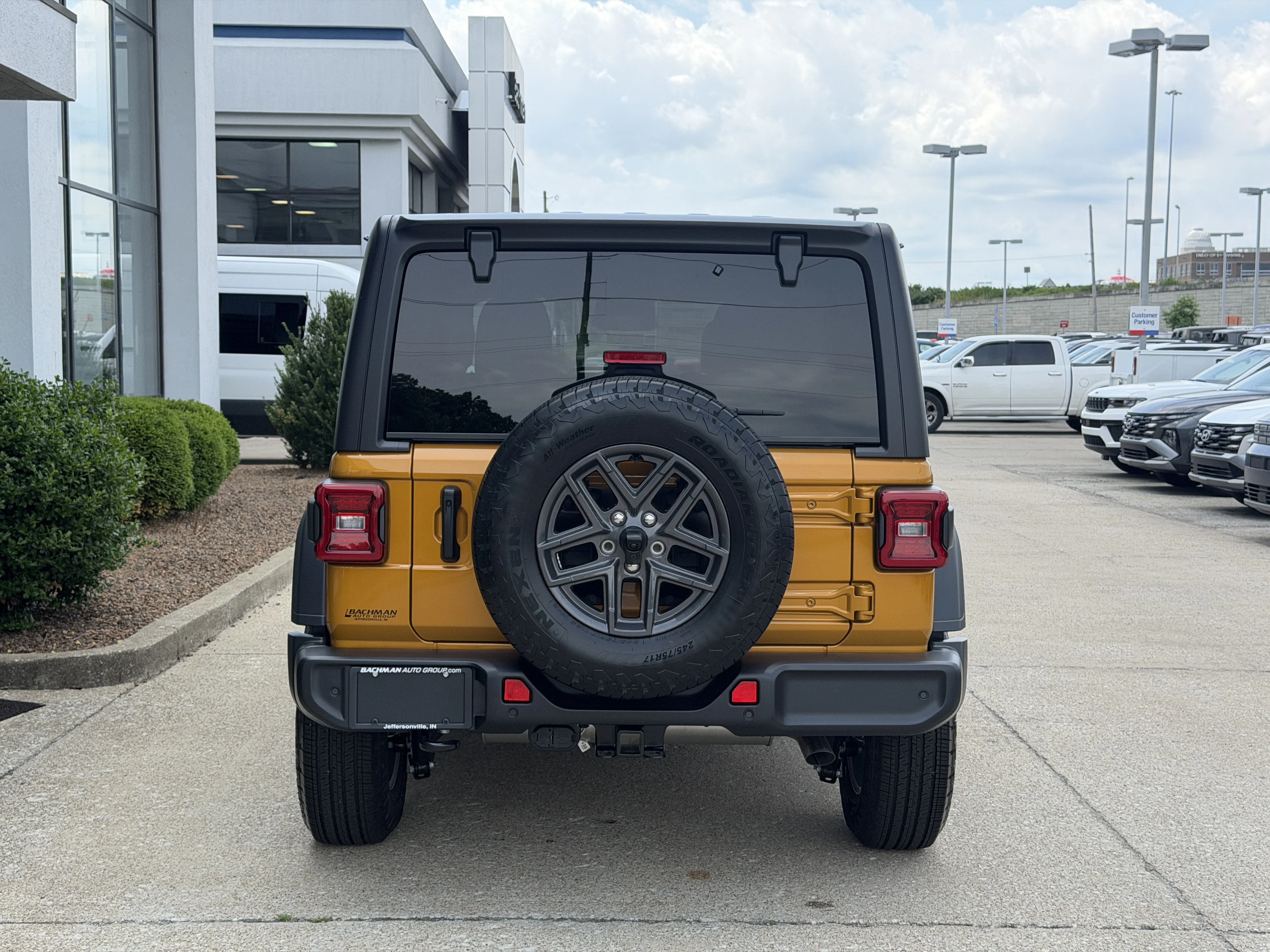 New 2026 Goldilocks Exterior Paint Jeep Sport S image 6