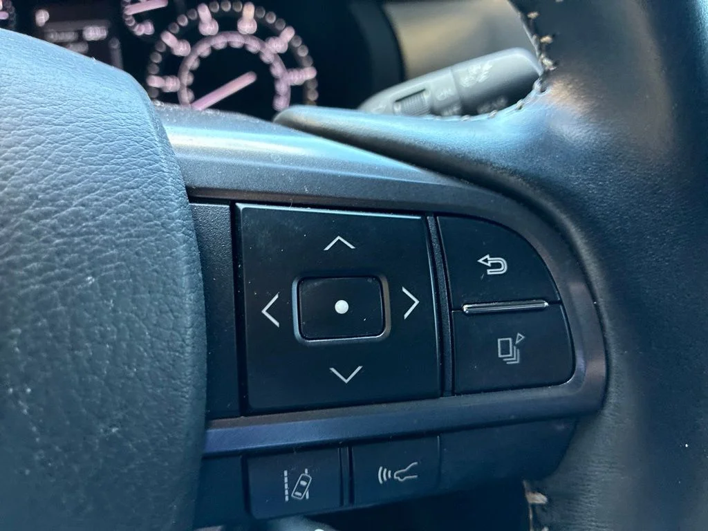 Certified Used 2022 Black Lexus 460 image 24