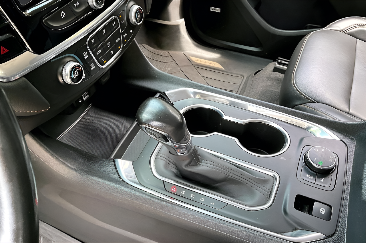 Used 2021  Chevrolet RS image 15
