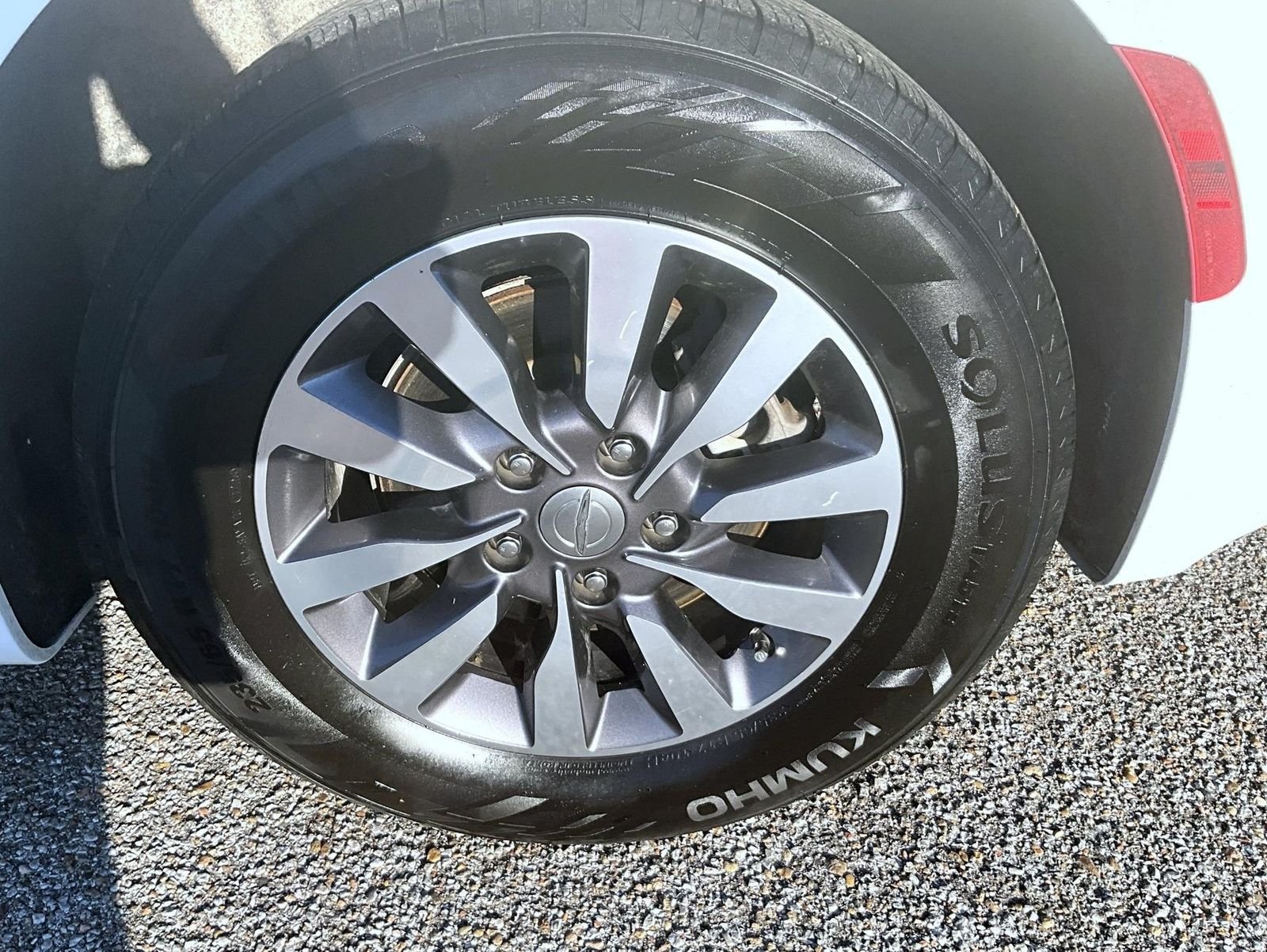 Used 2019 White Chrysler Touring L Plus image 26