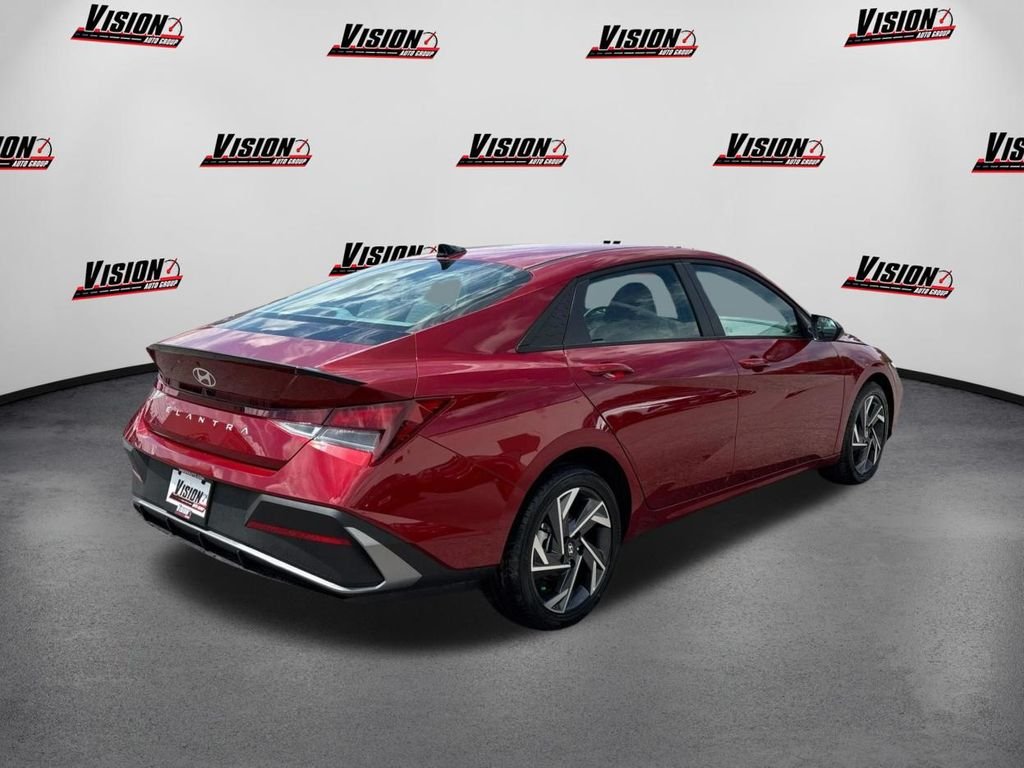 Used 2025 Red Hyundai SEL Sport image 5