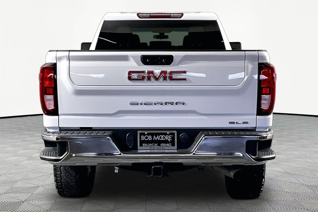 Used 2022 White GMC SLE image 4