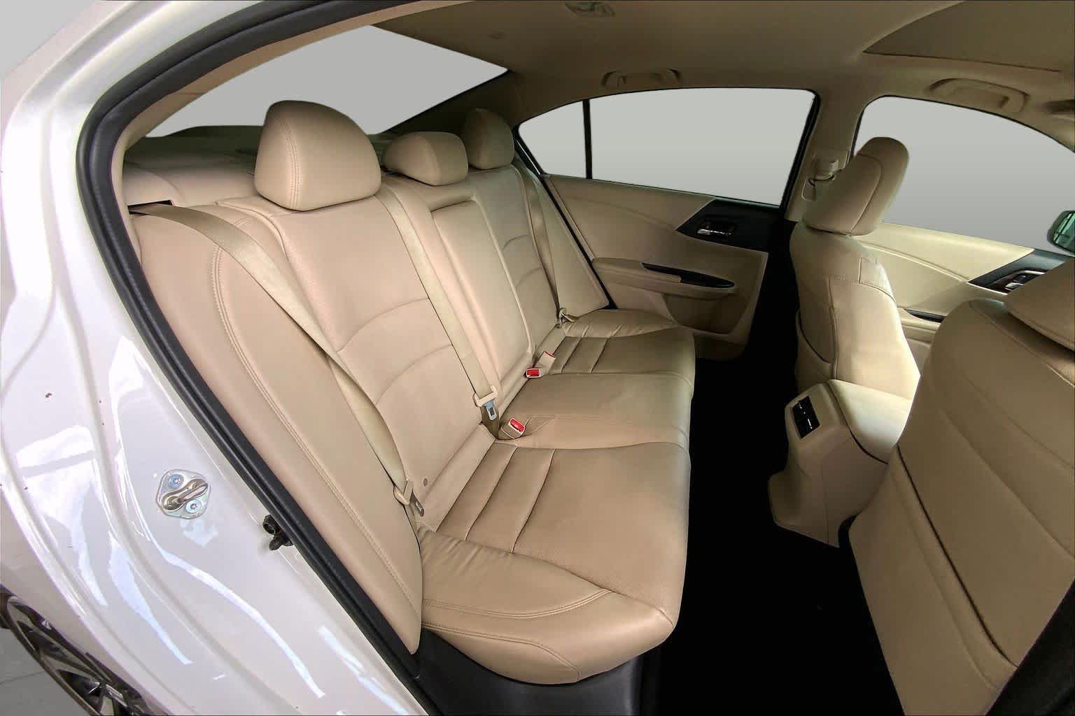 Used 2016 WHITE Honda EX-L image 20